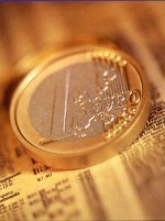 Eurodolar vystoupal mírně výše, koruna si za dnešek nepolepšila