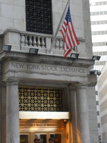 Futures na americké trhy rostou a indikují tak rozšíření 17měsíčních maxim