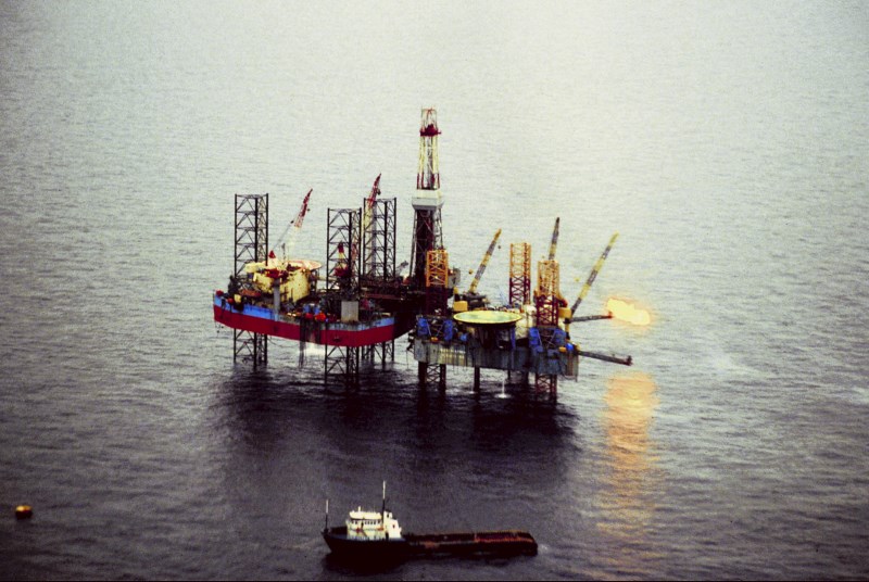 IEA zvýšila odhad poptávky po ropě na 86,6 milionu barelů denně