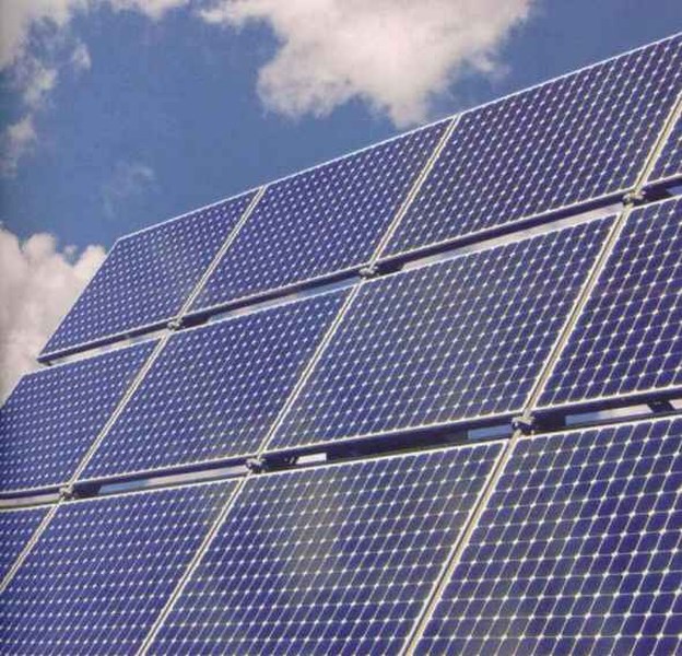 ERÚ: Výkon slunečních elektráren loni vzrostl desetinásobně, napřesrok hrozí téměř dvojnásobný příspěvek na obnovitelné zdroje energie