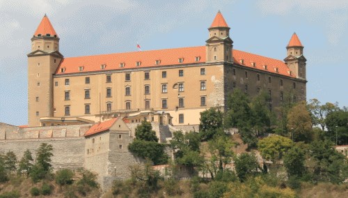 Slovenská ekonomika ve druhém čtvrtletí stoupla o 4,7 %, nezaměstnanosti ve čtvrtletí klesla na 14,4 %