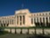 Fed stále hledá odvahu, nastavení měnové politiky výrazně nemění
