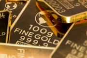 Zlato roste nad 1400 USD, zato akcie začaly týden opatrně