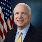 Zemřel John McCain. 
