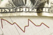 Fed se bojí nízké inflace, spolu s Trumpem srazil dolar