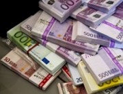 Euro začalo týden dobře, ale rychle ztrácí dech