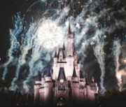 Znovuotevření zábavních parků a růst uživatelů služby Disney + přinesl Walt Disney růst tržeb