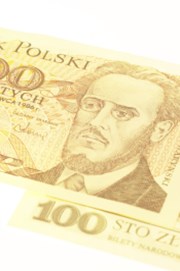 Polská centrální banka snížila sazby na 4 %