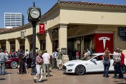 Elon Musk: Cena akcií Tesla je „tak nějak příliš vysoko“