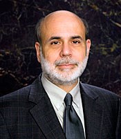 Bernanke (Fed): Příliš nízká inflace a vysoká nezaměstnanost mohou vést k „další akci“