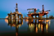 IEA: Rovnováha na ropném trhu se obnoví v roce 2017