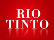 Těžařskému gigantu Rio Tinto ukrojil pokles cen železné rudy pětinu pololetního zisku. Drží však silný výhled a letos investuje 16 mld. USD