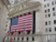 Futures na Wall Street indikují přerušení čtyřdenního propadu; ropa pokračuje ve volném pádu