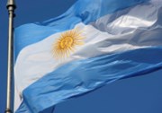 Argentina získala více času na boj s věřiteli, podle Fitch je blízko platební neschopnosti