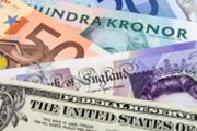 Hledaní bezpečí oslabuje měny rozvojových zemí, euro ztráty otočilo