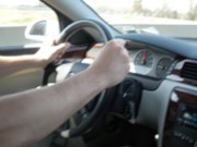 Samořiditelná auta v silničním provozu. Testování spouštějí Volvo a Alphabet