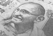 Reich: Indický experiment naznačuje, co udělá s ekonomikou velký peněžní šok