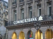 Němci poučují ostatní o financích, jejich banky budou ale možná zachraňovat Francouzi nebo Číňané