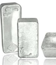 Stříbro dohání růst zlata. Cenový rozdíl je i tak největší za 3 roky