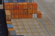 Zahraniční obchod v červenci: Vývozní naděje a chřadnoucí dovoz