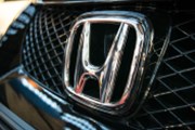 Japonská automobilka Honda zvýšila celoroční zisk o 70 procent na rekord