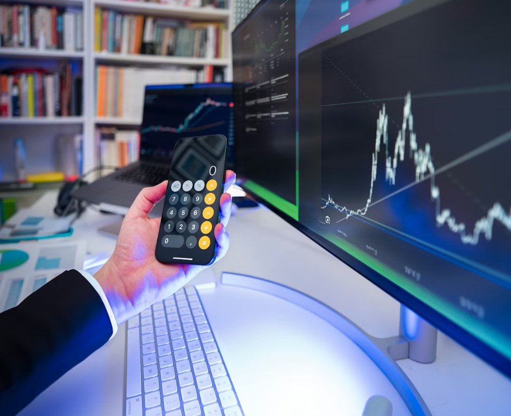 Týdenní výhled: Rozhodnutí o sazbách a výsledky big techu určí náladu na trzích