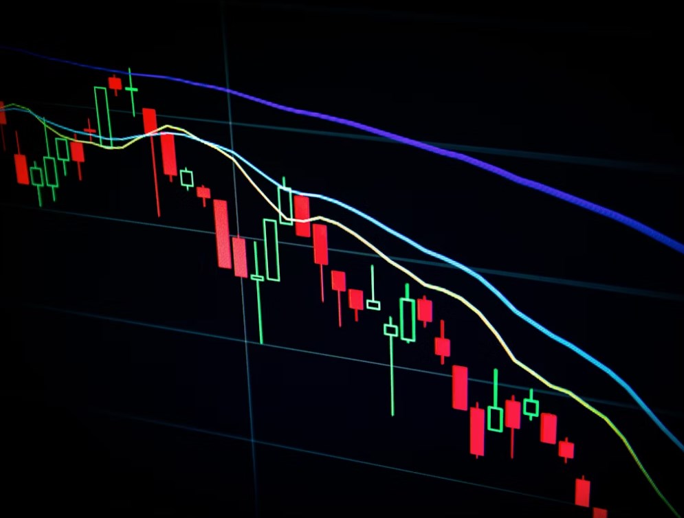 Skepse kolem AI, vládní „shutdown“ a  obavy z ekonomického zpomalení srážejí trhy