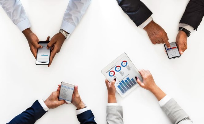 Rozbřesk: Firmy v EU přehodnocují své výhledy