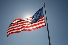 Důvěra amerických spotřebitelů nejvýš od ledna, ale ještě před šokem z akcií