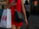 Řetězec H&M zvýšil zisk a překonal odhady, těží ze zájmu o podzimní kolekce Řetězec H&M zvýšil zisk a překonal odhady, těží ze zájmu o podzimní kolekce