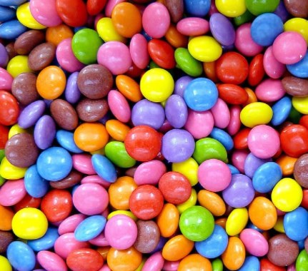 Pojišťovna VIG navýšila zisk, bitcoin stále kolísá okolo 60 000 dolarů a futures jsou dnes smíšené