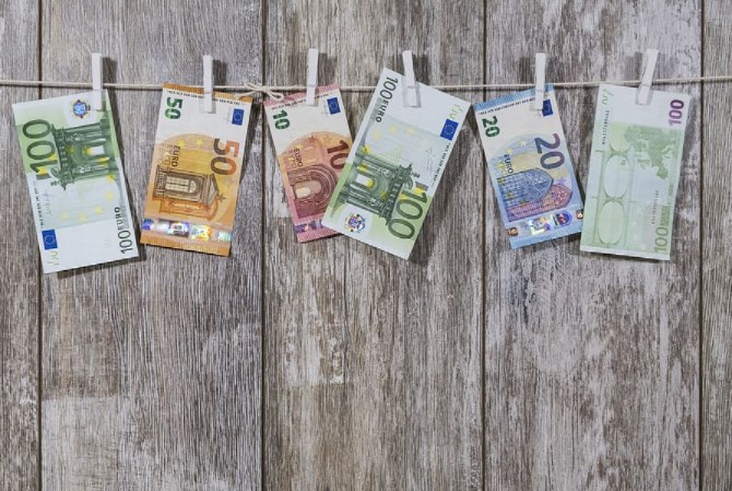 Inflace na úrovni před pandemií se jen tak nedočkáme, varuje šéf Deutsche Bank