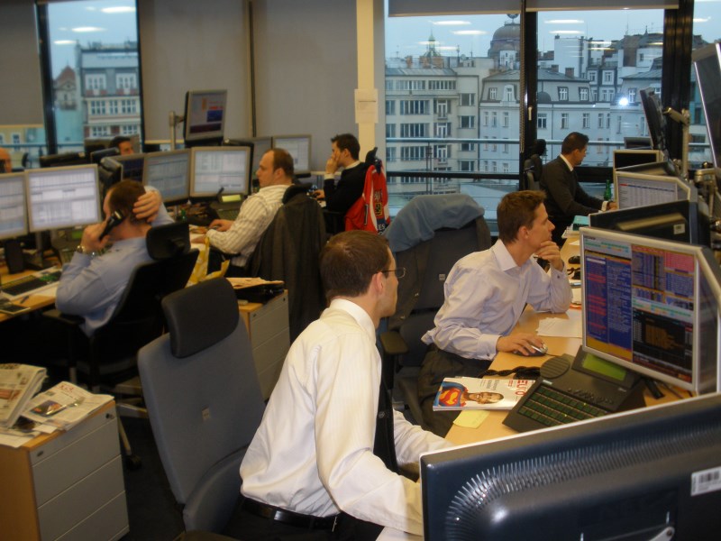 PSE: Orco continues its free fall, banks lost again