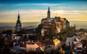 Česká ekonomika v prvním čtvrtletí klesla, průmysl se začal zotavovat