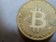 Bitcoin za prodloužený víkend posílil o čtvrtinu na 9400 USD