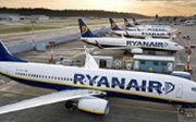 Tržby, zisk i objem cestujících Ryanair roste; akcie se propadá kvůli výhledu