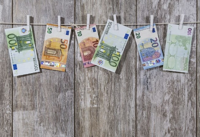 Evropské akcie před ECB dál klesají. Jak odvážná bude banka s utahováním?