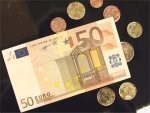 Euro včera korigovalo svůj propad z minulého týdne