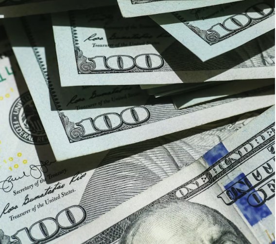 Víkendář: Byl kdy dolar vůbec tradičním bezpečným útočištěm?