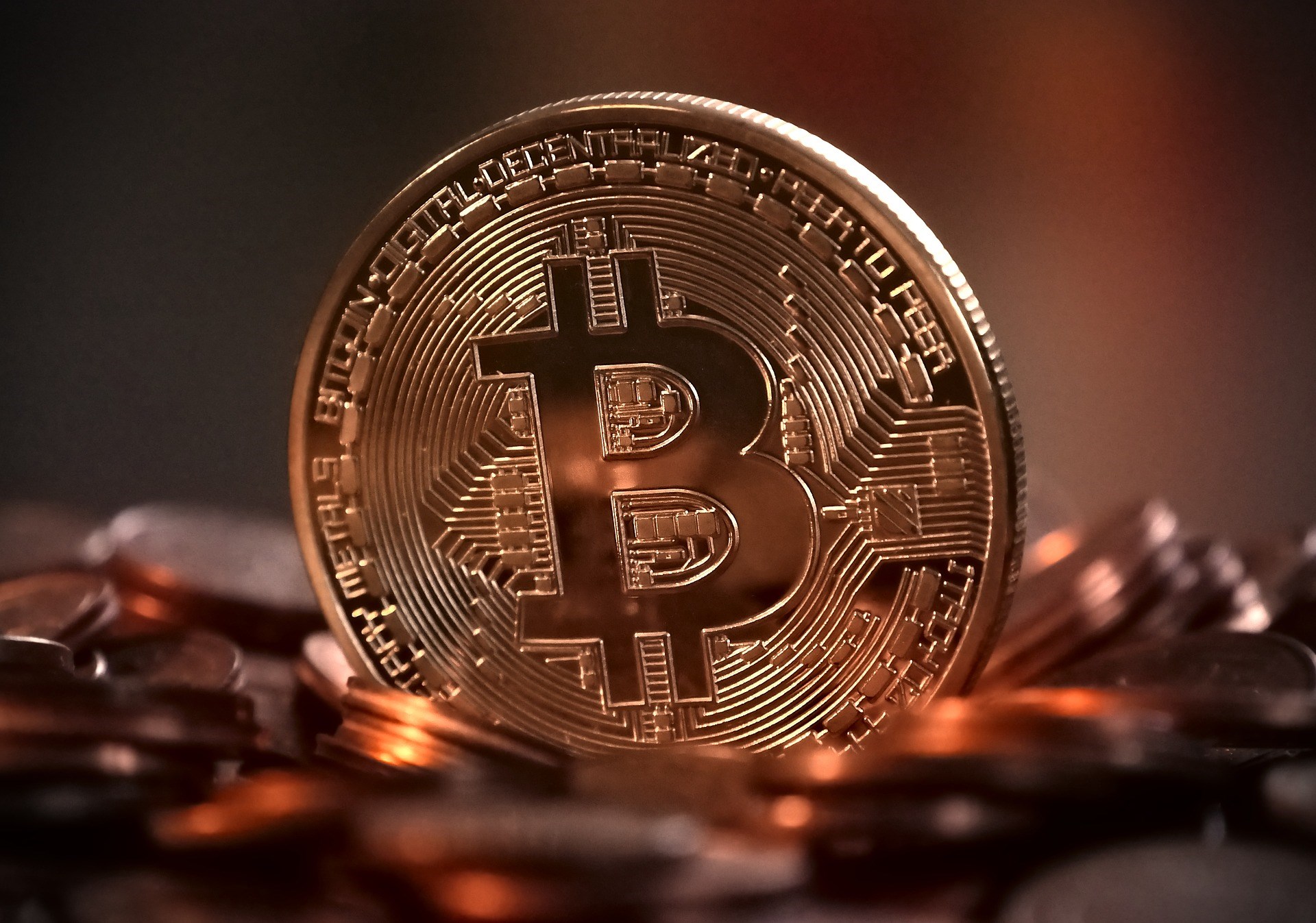 Cena bitcoinu se dál prudce zvyšuje, přesáhla 23 000 USD