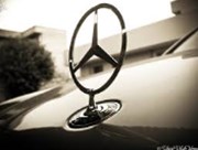 Luxusní modely aut letí v Číně a USA; rekordní měsíční tržby Mercedes-Benz