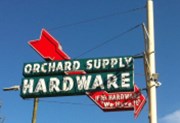 Lowe's láme hůl nad řetězcem Orchard Supply