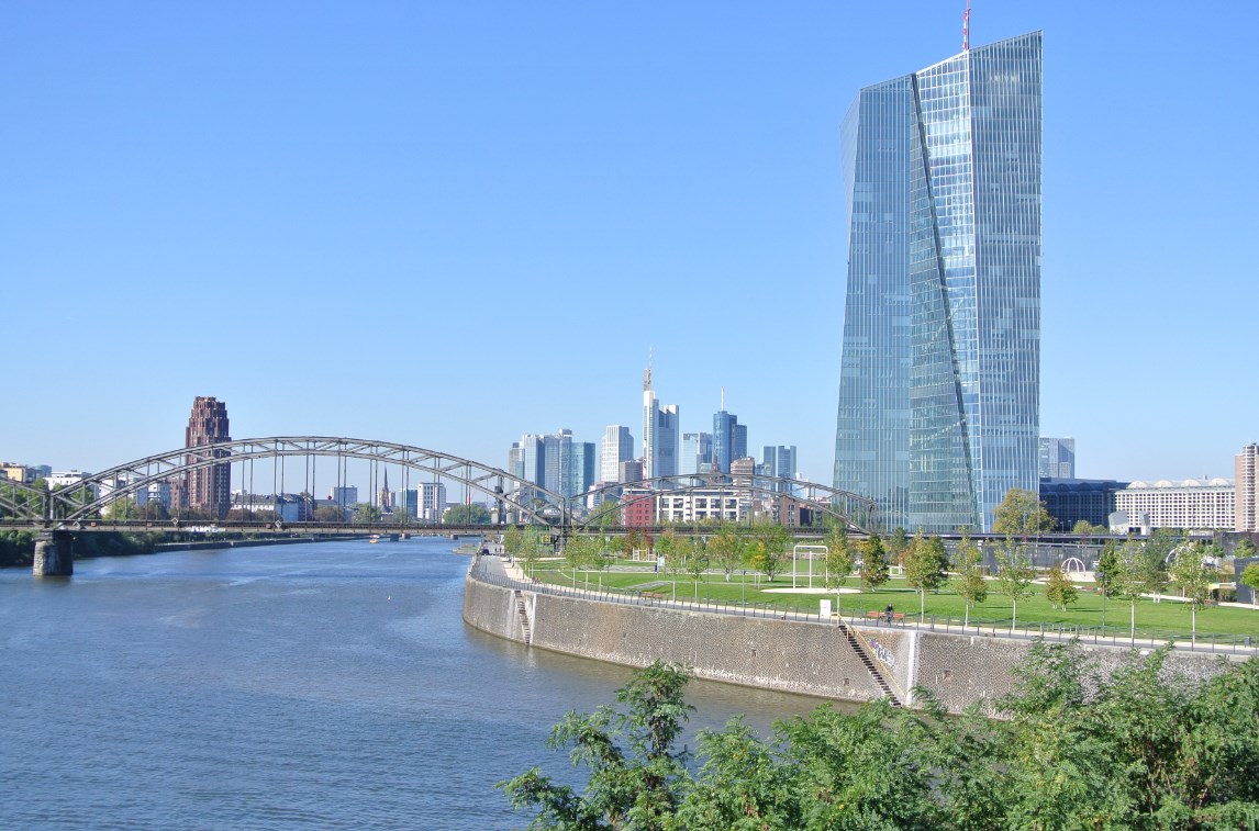 Rozbřesk: ECB ukončila éru záporných sazeb s novým TPI v zádech