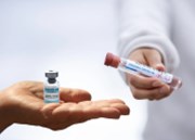 Firmy Curevac a Bayer uzavřely smlouvu o spolupráci na vakcíně