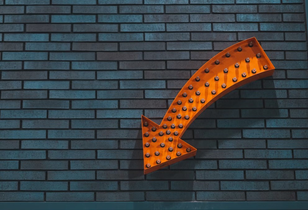 Akcie dosáhnou vrcholu v tomto kvartálu, pak přijde pokles, varují stratégové JP Morgan