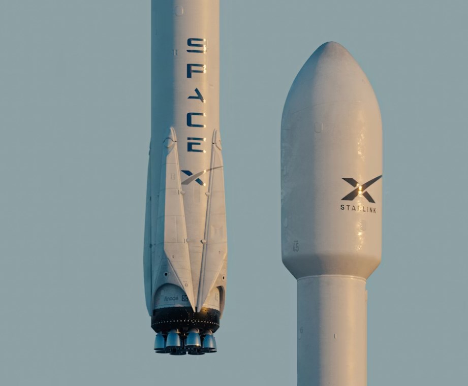 Po raketovém růstu přichází vybírání zisků. Zaměstnanci SpaceX prodávají akcie