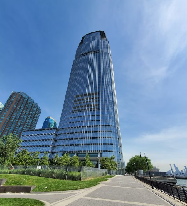 Trading akcií si zapsal druhý rekord po sobě, přesto výsledky Goldman Sachs trh nepřesvědčily. Akcie -3,7 pct v pre-marketu