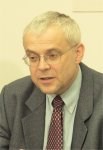Sněmovna podpořila vládní reformu, rozhodne se však až v září Sněmovna podpořila vládní reformu, rozhodne se však až v září