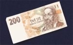 Koruna bez domácích podnětů včera znovu překonala hranici 30 korun za euro