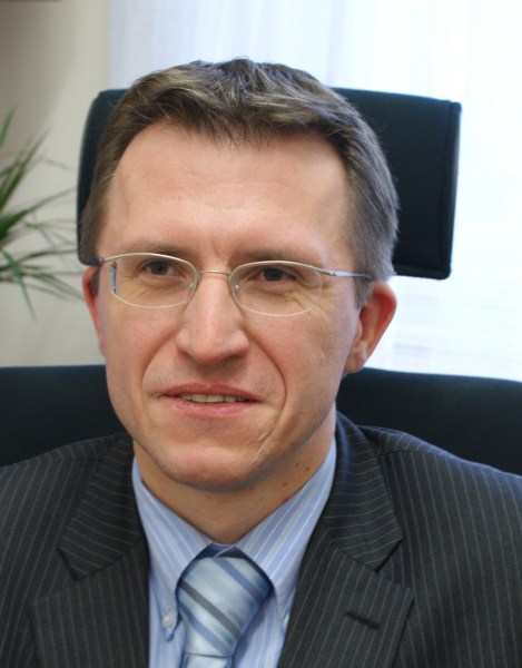 Pavelek (MF): ČR si letos půjčí do rezervy nad plán. Již vydala dluh za 256 miliard korun